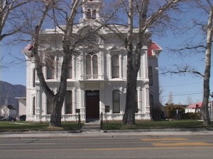 MONO COURTHOUSE